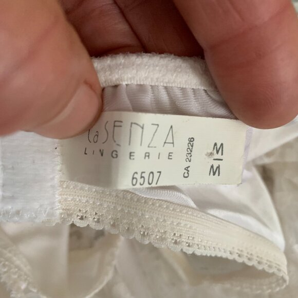 Vintage Garter Belt Med White Lace Adjustable Claws Suspenders Bridal Lingerie - Picture 6 of 10